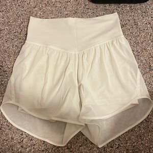 LULULEMON nulu and mesh high rise yoga short 3.5”.